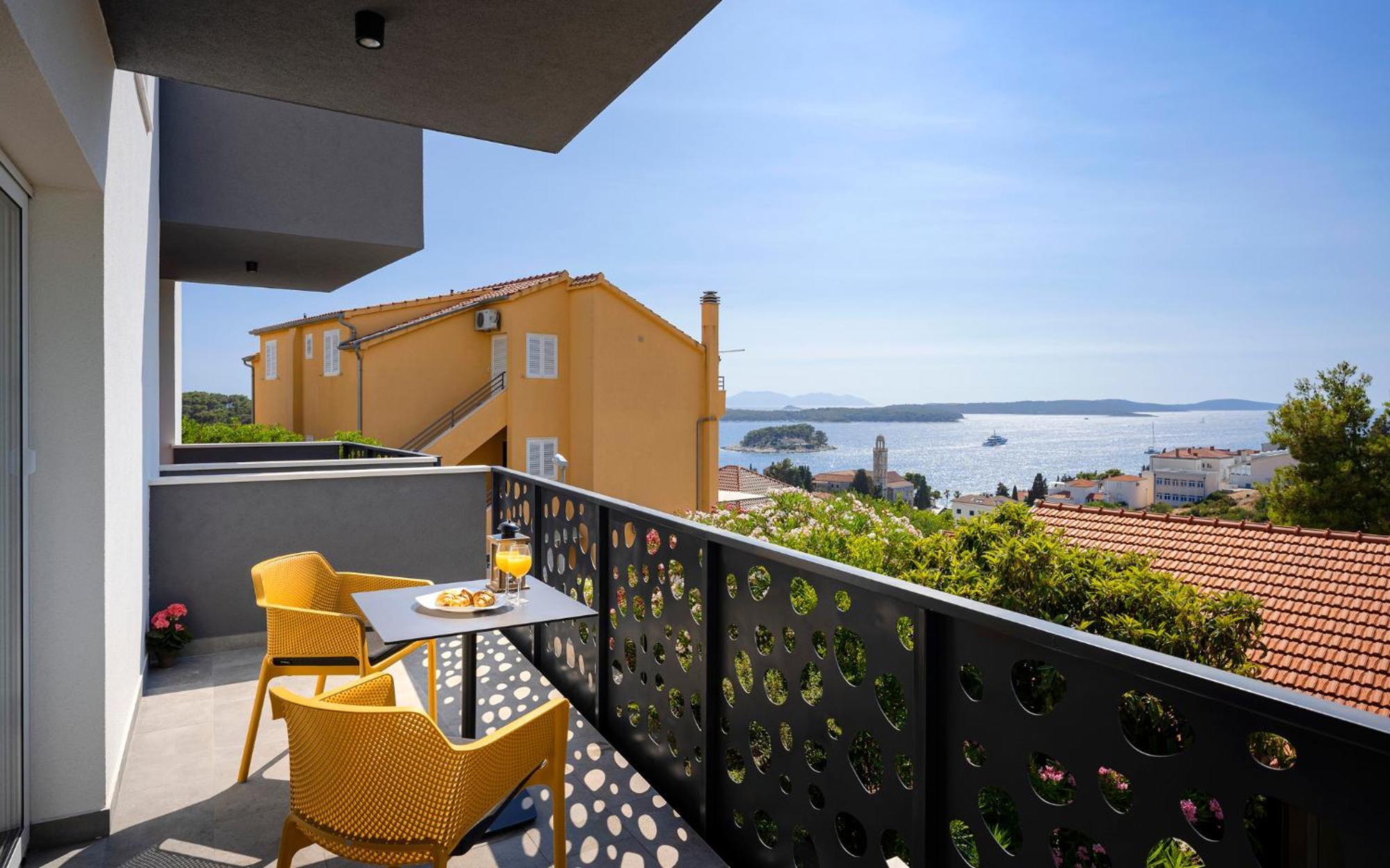 Modern, 2 Bedroom Apartment Hvar Town Exterior photo